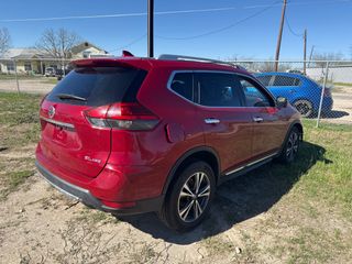 2017 Nissan Rogue SL - Exterior Rear Right Corner Image